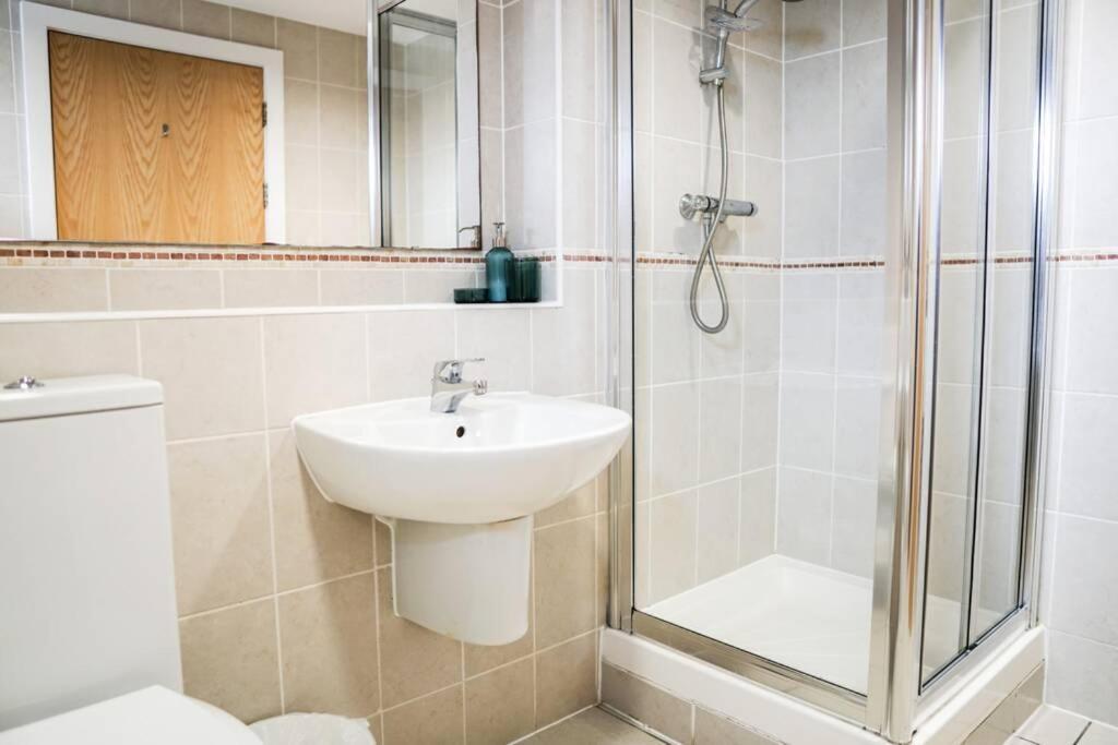 Beautiful 3 Bedroom Apartment By The Sea Newquay  Exterior photo
